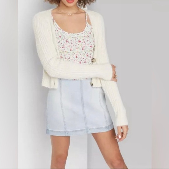 Wild Fable Light Wash Seamed Denim Mini Skirt Size 14 NWT - Picture 3 of 6